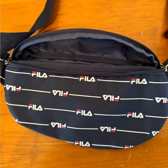 FILA Crossbody Bag! - Picture 2 of 2